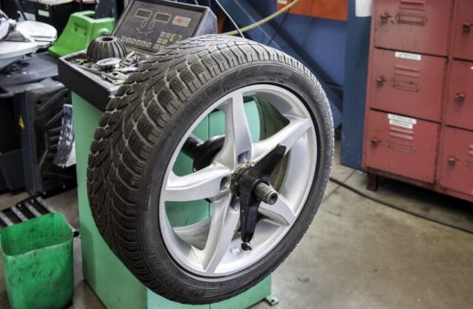 tire, automobile, workshop-1749597.jpg