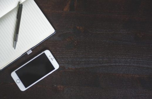 apple, iphone, notebook-1841553.jpg